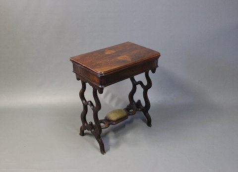 Fine Work table and/or Card table in polished mahogany from 1840.
5000m2 showroom.