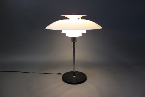 PH80 bordlampe af Poul Henningsen og Louis Poulsen.
Flot stand
