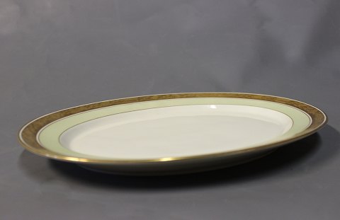 Large dish in Dagmar Royal Copenhagen, no.: 9584.
5000m2 showroom.