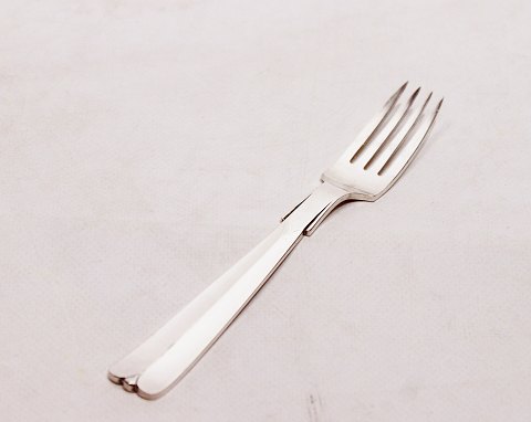 Lunch fork in Heritage silver no. 7 by Hans Hansen.
5000m2 showroom.