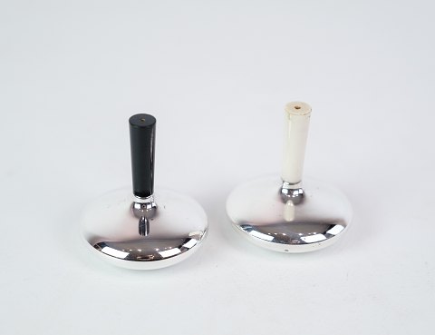 Salt and pepper set, Danish design, signed
Great condition
