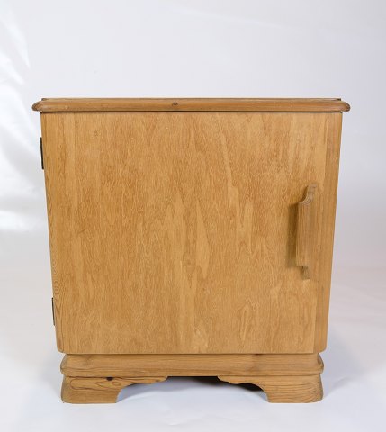 Nightstand - Danish design - Pine - Brass
Great condition
