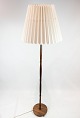 Floor lamp in rosewood of danish design from the 1960s.
5000m2 showroom.